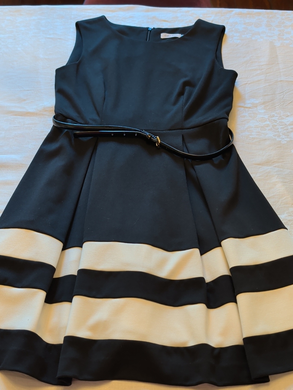 Calvin Klein Black and Cream Sleeveless Striped Fit‑and‑Flare Mini Dress Size 8
